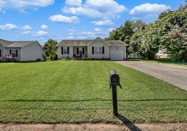 3220 N  Senseney Cir, Clarksville, TN 37042