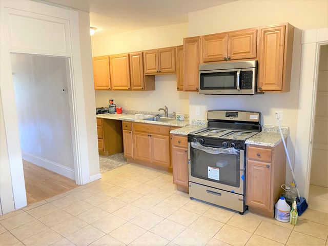 90 Norfolk St #4, Cambridge, MA 02139