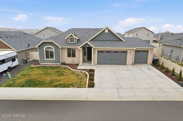 104 Bravo St, Moxee, WA 98936