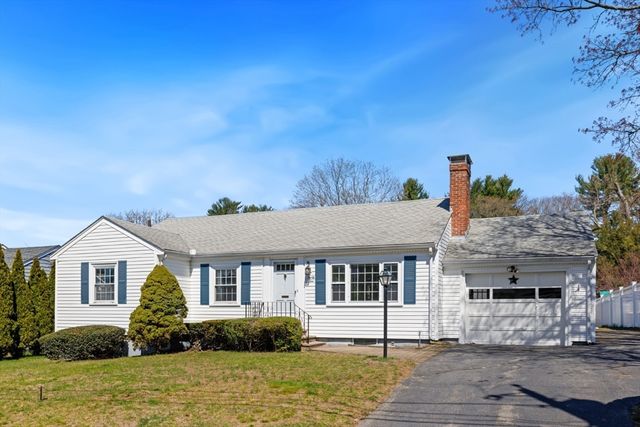 31 Hillcrest Rd, Wakefield, MA 01880