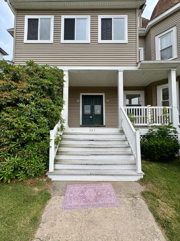 285 Montauk Ave #1, New London, CT 06320
