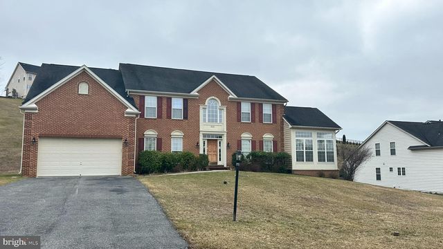 111 Fawn Hill Rd, Hanover, PA 17331