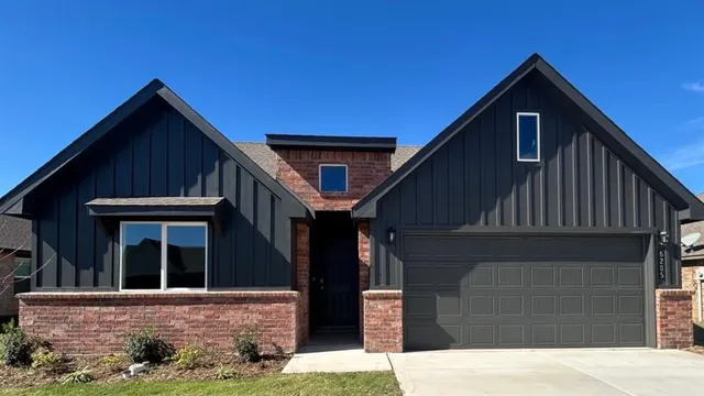 6205 Green Meadow Ln, Oklahoma City, OK 73132