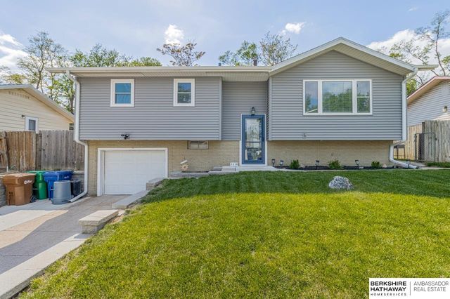 7310 Chandler Acres Dr, Bellevue, NE 68147