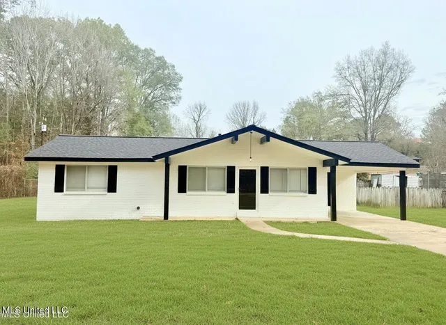 314 Owen Dr, Grenada, MS 38901