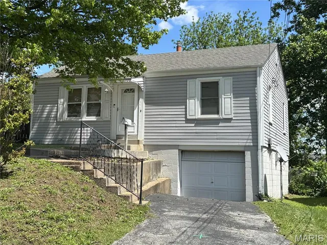 218 N  Marguerite Ave, Saint Louis, MO 63135