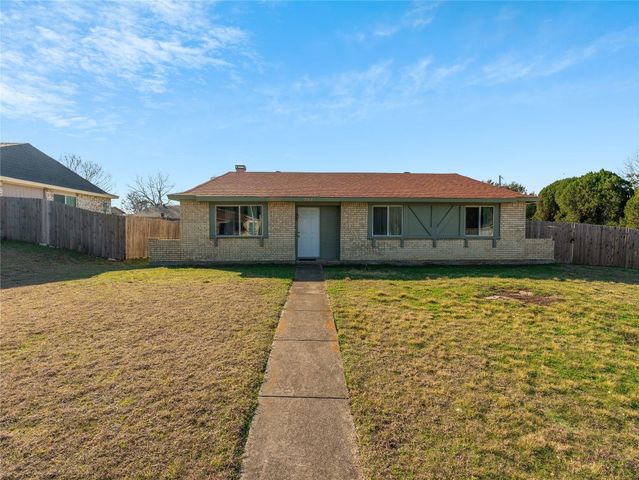 702 Countryside Ct, Duncanville, TX 75137