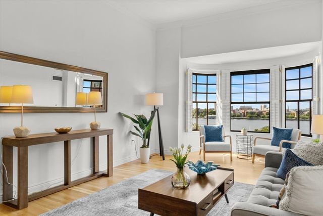 4 Charlesgate E #705, Boston, MA 02215