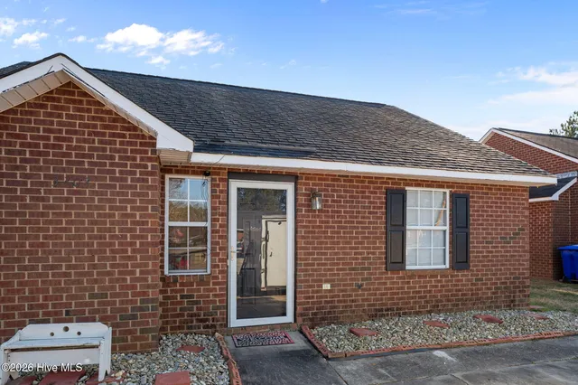3303 Parkway Court #B, Greenville, NC 27834