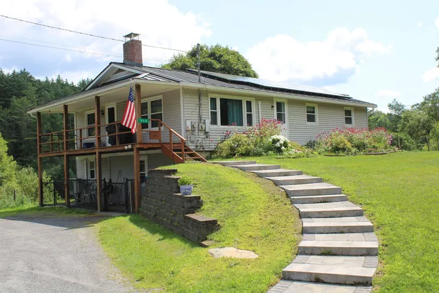 958 Spaulding Road, Saint Johnsbury, VT 05819