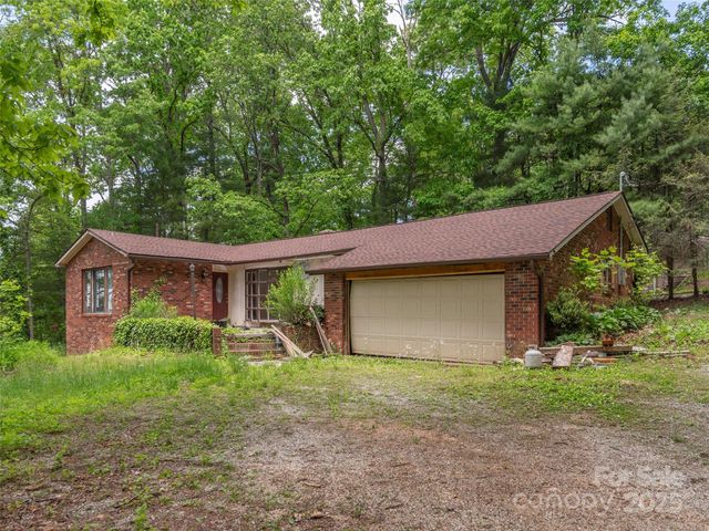 3 N  Marley Dr, Flat Rock, NC 28731