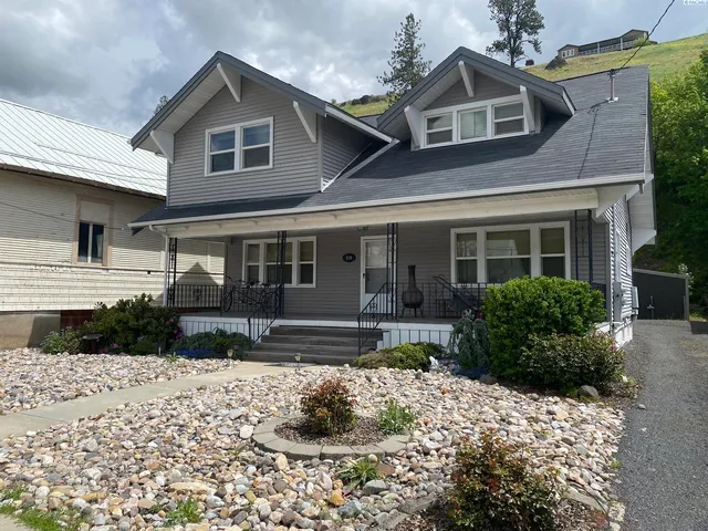 310 N  Mill St, Colfax, WA 99111