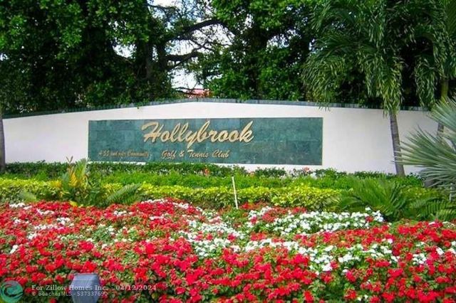 9511 N  Hollybrook Lake Dr #104, Pembroke Pines, FL 33025
