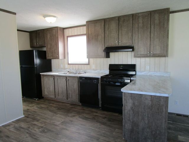 23504 Matts Dr #66, Romulus, MI 48174