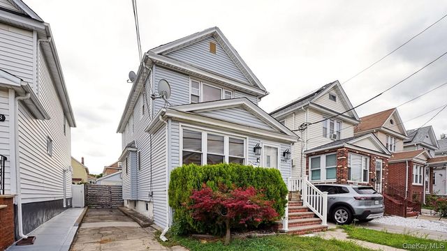 9456 225th Street, Jamaica, NY 11428
