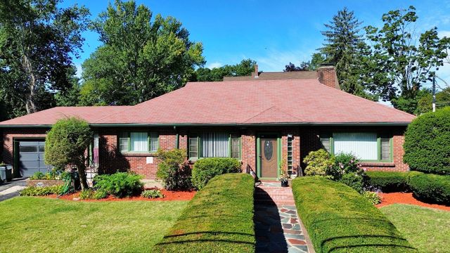 228 Sawtell Ave, Brockton, MA 02302