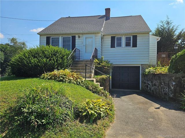 19 Spring Hill Ave, Watertown, CT 06779