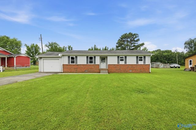 12146 Lakeview St, Athens, AL 35611