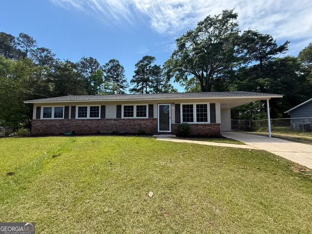 105 Sir Lancelot Ave, Lagrange, GA 30241