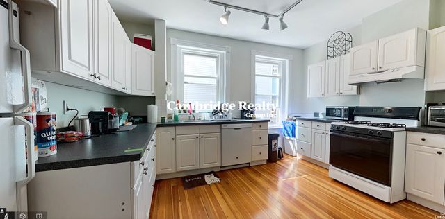 108 Central St   #2, Somerville, MA 02143