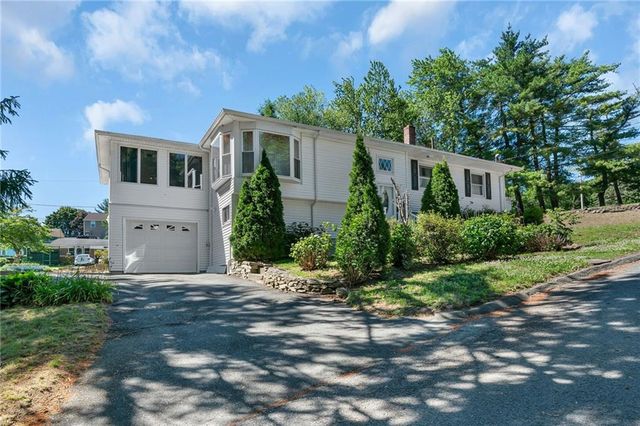 83 Valente Dr, Cranston, RI 02920