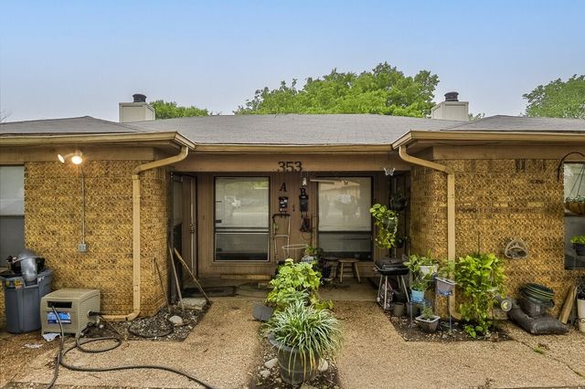 353 N  Field St, Burleson, TX 76028