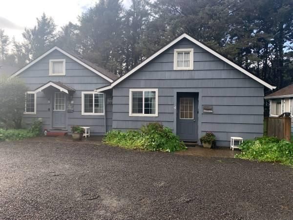431 W  2nd St #4, Yachats, OR 97498