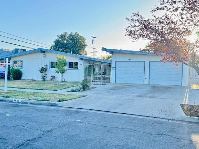 3605 N  Callisch St, Fresno, CA 93726