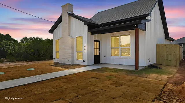 1206 Thicket Ct, Granbury, TX 76048