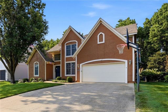 4714 W  139th Ter, Overland Park, KS 66224