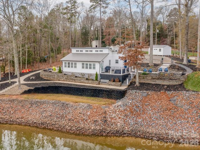 6788 Bucleigh Rd, Clover, SC 29710