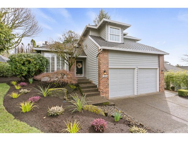 13819 Provincial Hill Dr, Lake Oswego, OR 97035