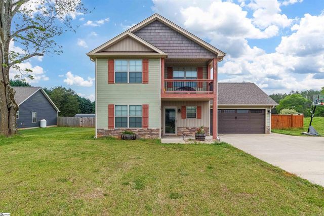 204 Sweetgrass Dr, Chesnee, SC 29323