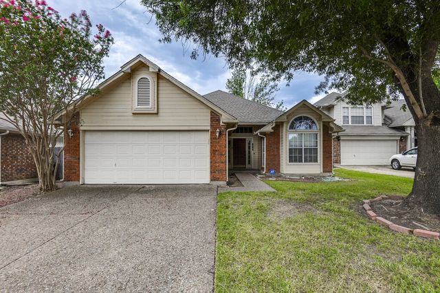 952 Freshwood Ct, Arlington, TX 76017