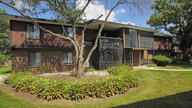 4710 W  Northfox Ln, McHenry, IL 60050