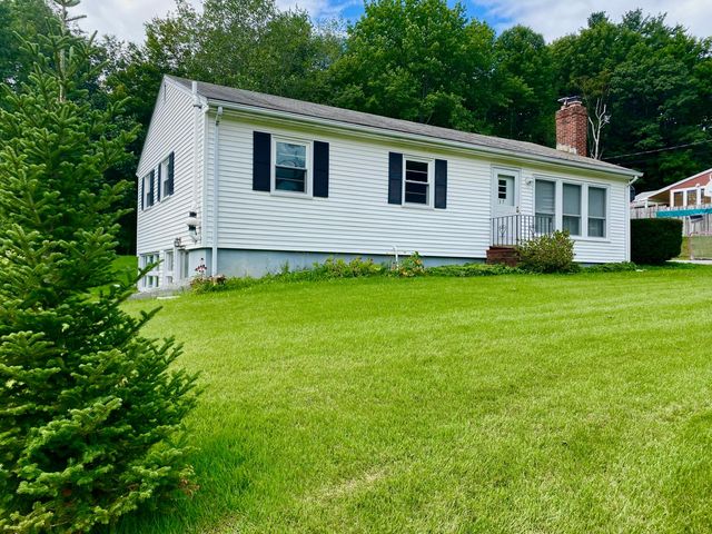 17 Hamlin Rd, Falmouth, ME 04105