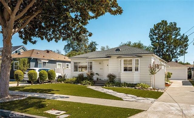 1034 E  Palmyra Ave, Orange, CA 92866