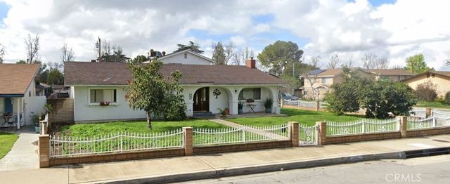 2302 8th St, La Verne, CA 91750