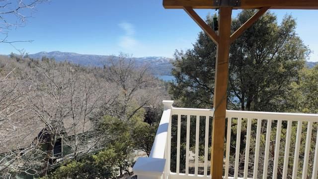 1121 Nadelhorn Dr #A, Lake Arrowhead, CA 92352