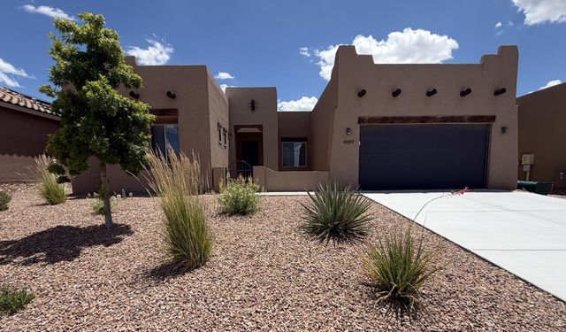 4689 Lluvia Encantada, Santa Fe, NM 87507