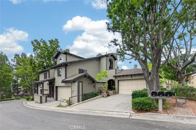 6601 Pine Bluff Dr, Whittier, CA 90601
