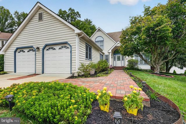 5402 Ashcomb Ct, Centreville, VA 20120