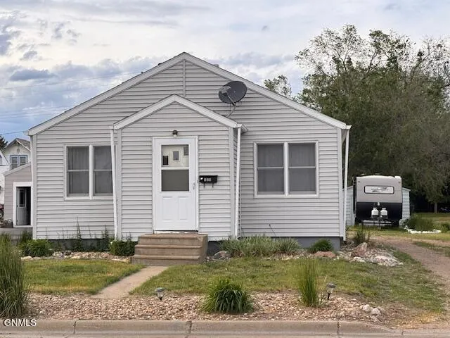 609 E  1st Ave, Plentywood, MT 59254