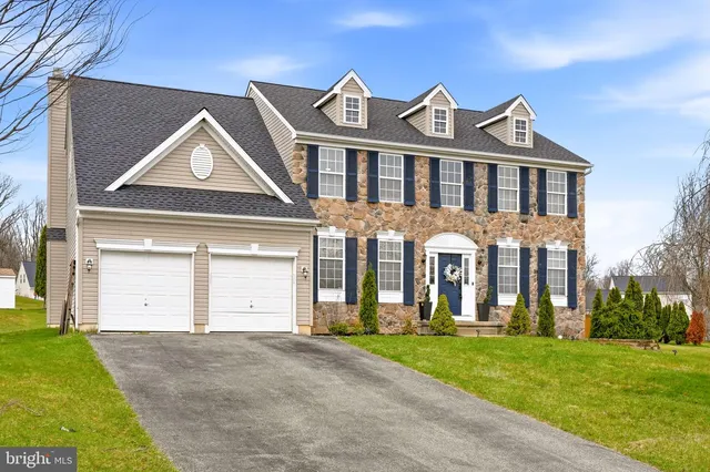 150 Durham Dr, Coatesville, PA 19320