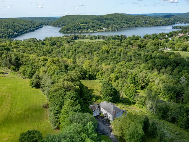 293 Lake Road, Warren, CT 06777