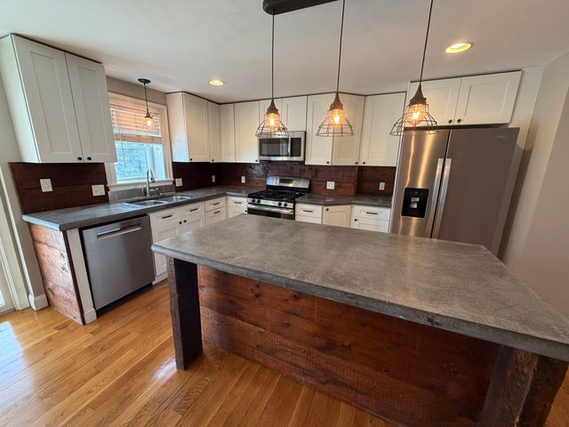 7 Orange St #4, Salem, MA 01970
