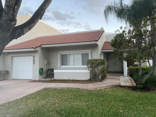 9890 NW 43rd Ter, Doral, FL 33178