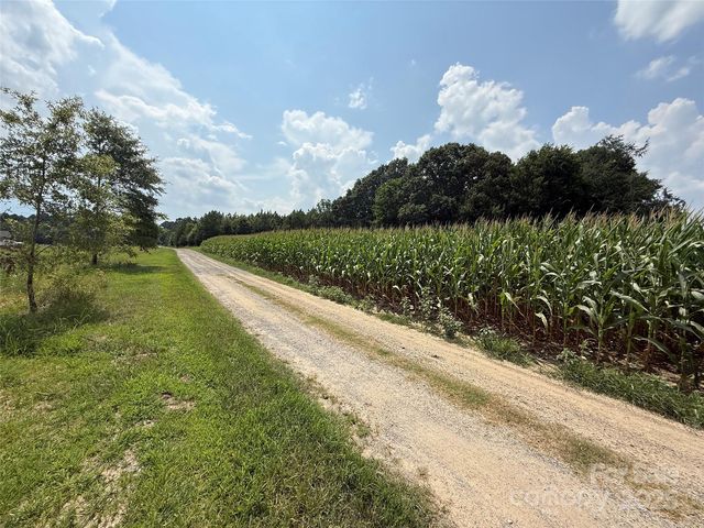 1 Acorn Ln, Monroe, NC 28112