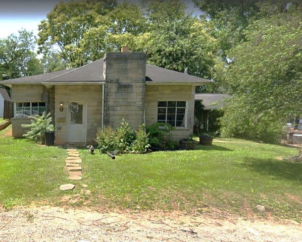 605 S  9th St, Mitchell, IN 47446