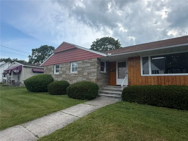 1071 N  Main St, Elmira, NY 14901
